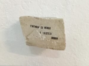 Pintando Eu Mando a Tristeza Embora